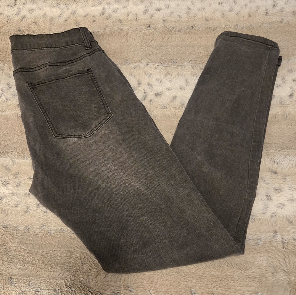 Numero Charcoal Denim Skinny Jeans.